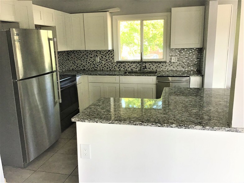 More Photos Of 23233 S Chrysler Dr, Hazel Park Office For Sale