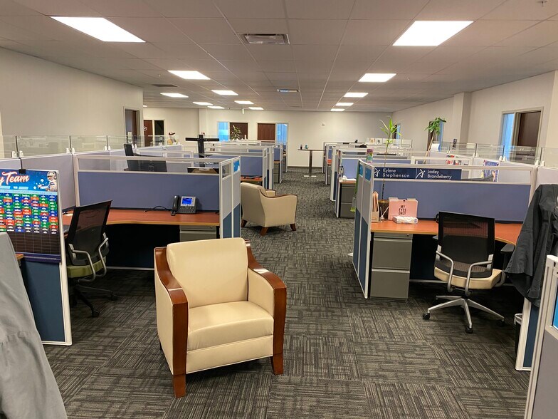 More Photos Of 9785 S Monroe St, Sandy Office For Lease