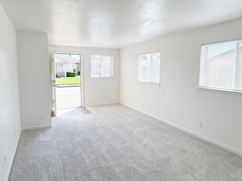 More Photos Of 429 10th St, Sparks Multifamily For Sale