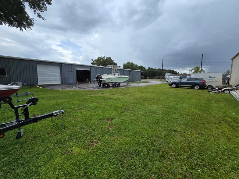 More Photos Of 1606 Aber Rd, Orlando Warehouse For Lease