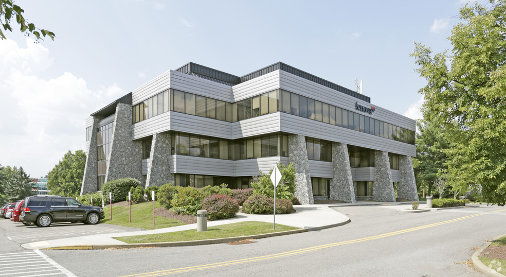 Primary Photo Of 100 Corporate Center Dr, Coraopolis Office For Lease