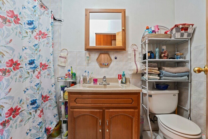 More Photos Of 6703 Myrtle Ave, Glendale Apartments For Sale