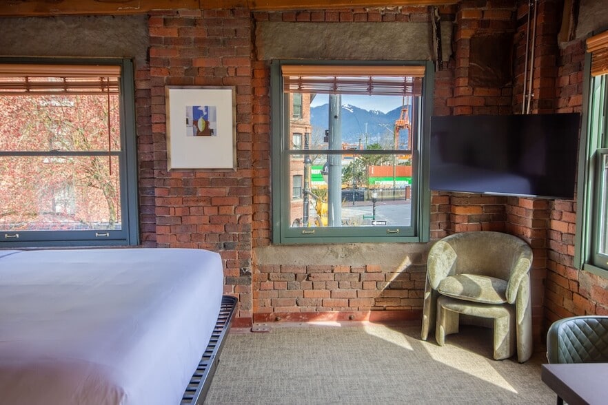 More Photos Of 211 Columbia St, Vancouver Hotel For Sale