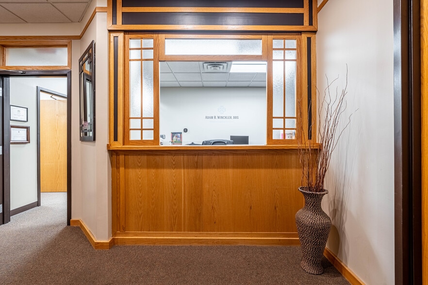 More Photos Of 950 N York Rd, Hinsdale Medical For Sale