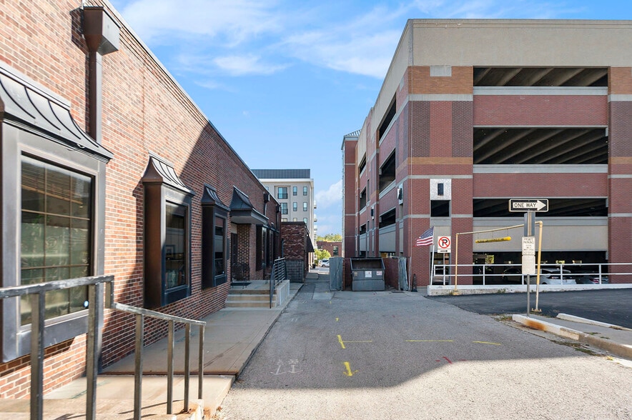More Photos Of 115-125 E Park St, Olathe Office For Sale