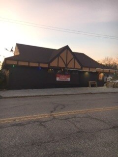 More Photos Of 1302 S Madison St, Ludington Bar For Sale
