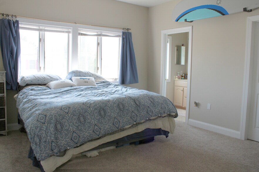 More Photos Of 400 E Main St, Mechanicsburg Office Residential For Sale