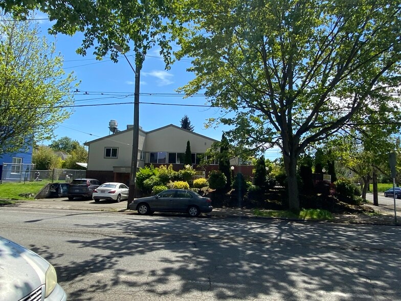 More Photos Of 2605 E Cherry St, Seattle Restaurant For Sale