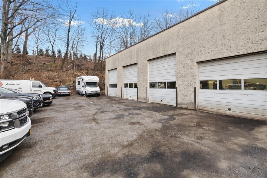 More Photos Of 263 US Highway 46, Saddle Brook Auto Repair For Sale