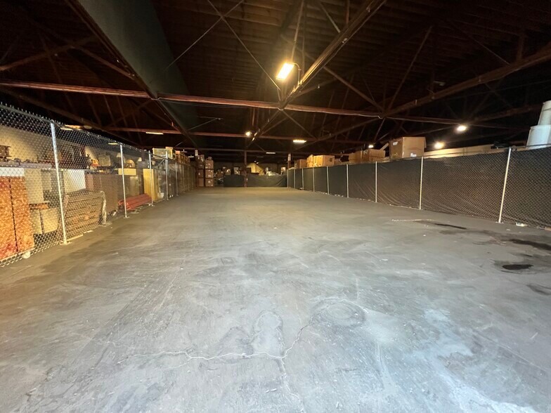 More Photos Of 2950 NW 29th Ave, Portland Warehouse For Lease