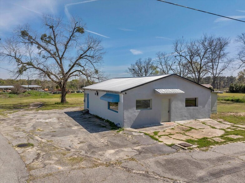 Primary Photo Of 131 S Jackson St, Hawkinsville Flex For Sale