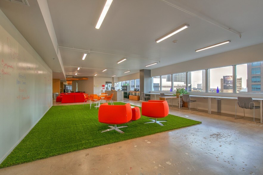 More Photos Of 211 N Ervay St, Dallas Office For Lease