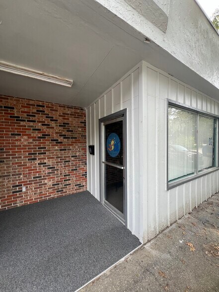 More Photos Of 4000 W Newberry Rd, Gainesville Storefront Retail Office For Sale