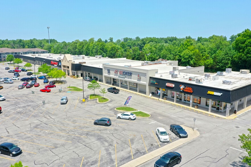 More Photos Of 7519 Outer Loop, Louisville Unknown For Lease