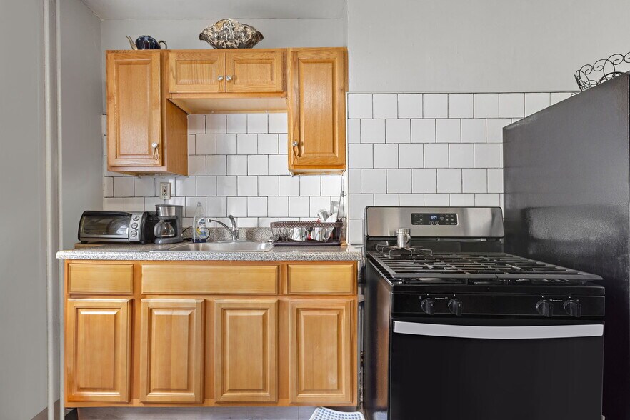 More Photos Of 80 Paterson St, Jersey City Apartments For Sale