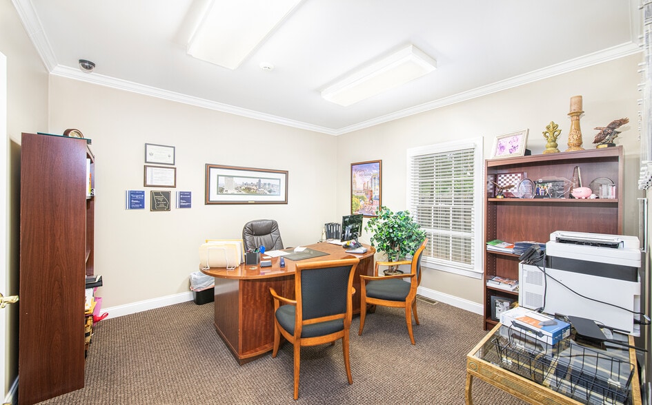 More Photos Of 104 Commons Blvd, Piedmont Office For Lease