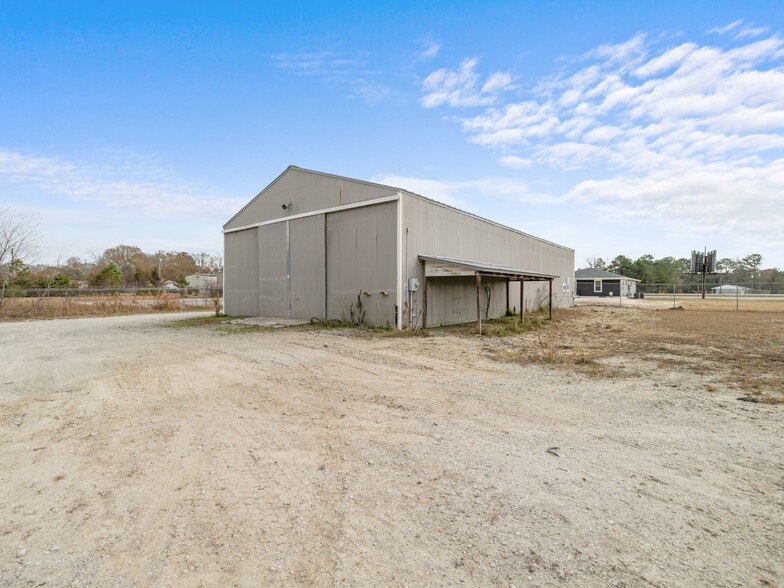 More Photos Of 3261 New Bern Hwy, Jacksonville Light Distribution For Sale