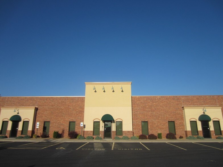 More Photos Of 1824 N Hwy CC, Nixa Medical For Lease