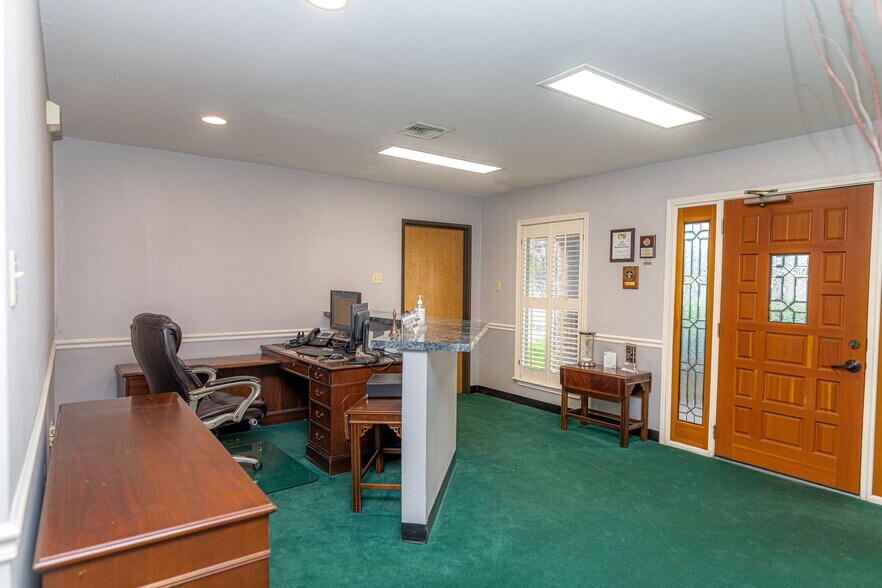 More Photos Of 4343 Carter Creek Pky, Bryan Office For Sale