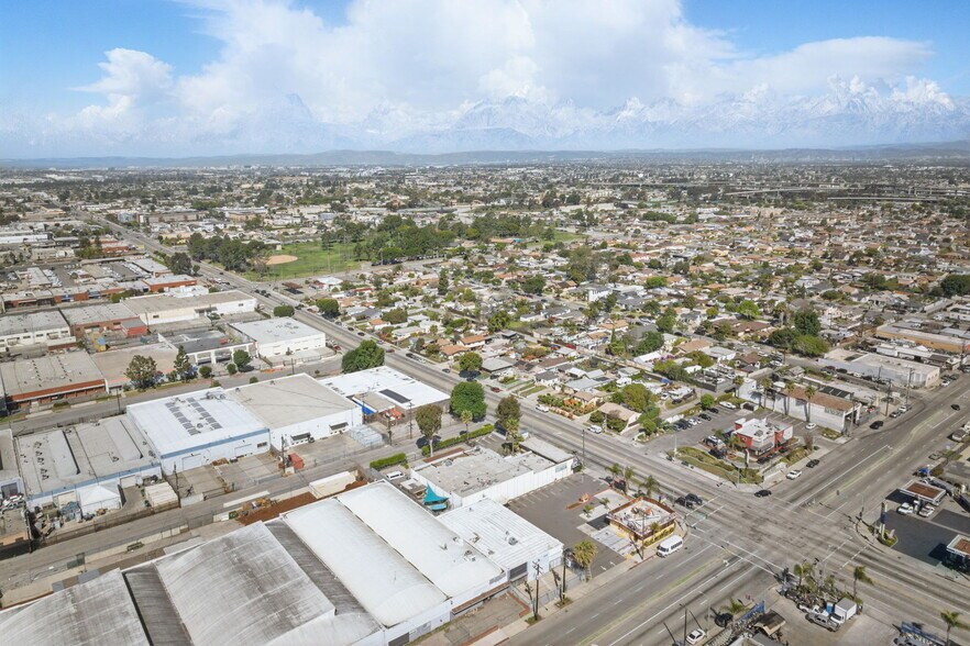 More Photos Of 12819 Main St, Los Angeles Warehouse For Sale