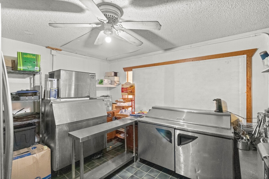 More Photos Of 5620 Bertsville Rd, Lady Lake Hotel For Sale