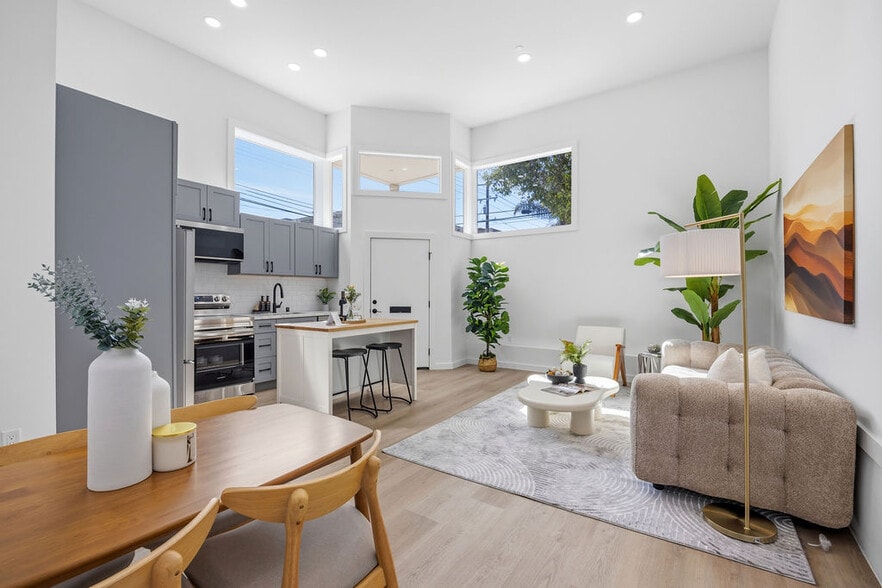 More Photos Of 2730 23rd St, San Francisco Showroom For Sale