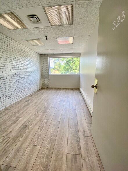 More Photos Of 1035 Pearl St, Boulder Office For Lease