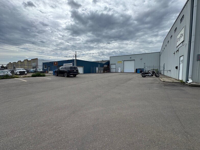 More Photos Of 4929 74th Ave NW, Edmonton Flex For Lease