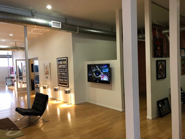 More Photos Of 5979 W 3rd St, Los Angeles Office For Lease