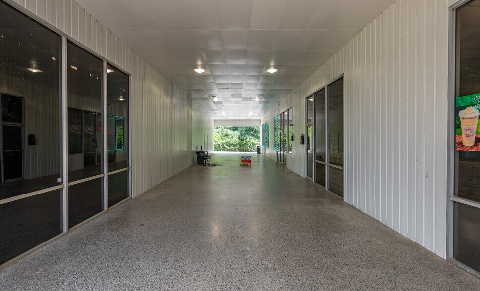 More Photos Of 505-537 Plaza Cir, Garner Unknown For Lease