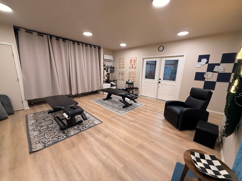 More Photos Of 460 Jones Ave, Blanco Office For Lease