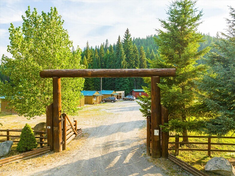 More Photos Of 7000 Graves Creek Rd, Lolo Bar For Sale