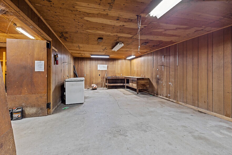 More Photos Of 53 Neck Rd, Benton General Retail For Sale