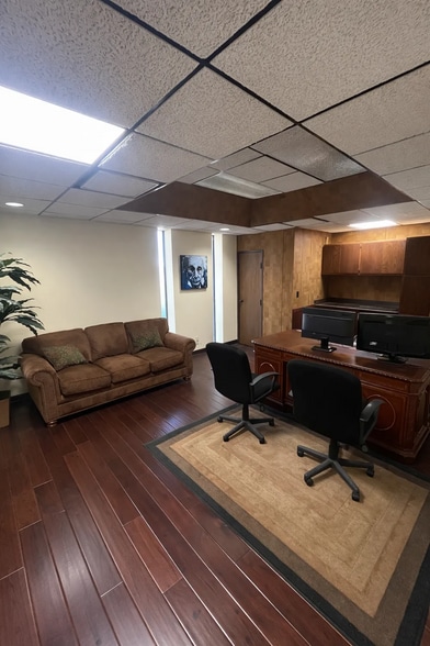 More Photos Of 1818 NW 3rd St, Oklahoma City Manufacturing For Sale