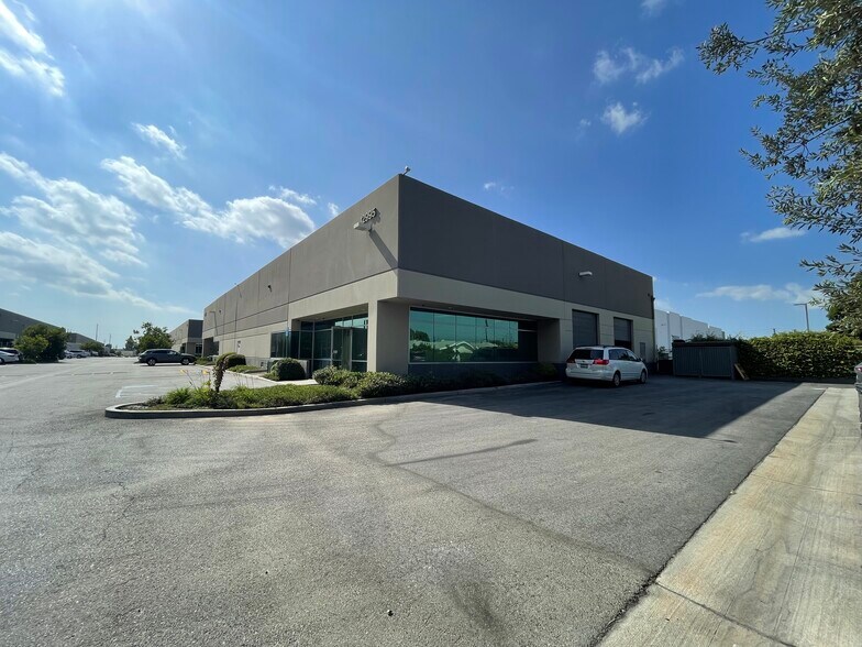 More Photos Of 12995 Los Nietos Rd, Santa Fe Springs Manufacturing For Sale