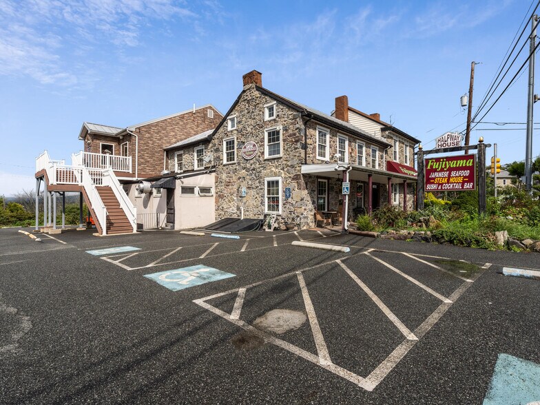 More Photos Of 1495 Farmington Ave, Pottstown General Retail For Sale