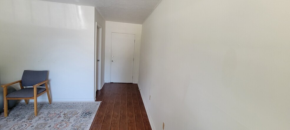 More Photos Of 340 Mechanic St, Tomball Light Distribution For Lease