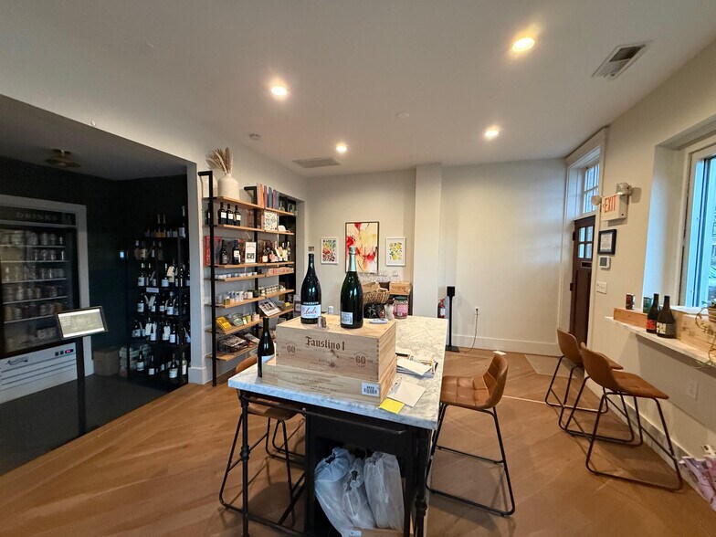 More Photos Of 227 Rutledge Ave, Charleston Storefront Retail Residential For Lease