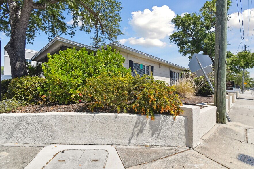 More Photos Of 3019 W Azeele St, Tampa Loft Creative Space For Sale