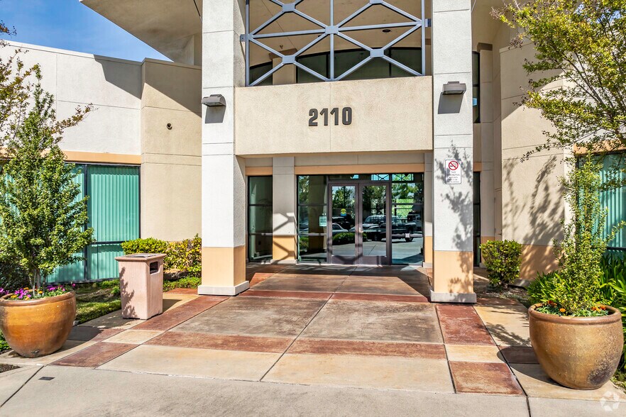 More Photos Of 2110 Professional Dr, Roseville Medical For Lease