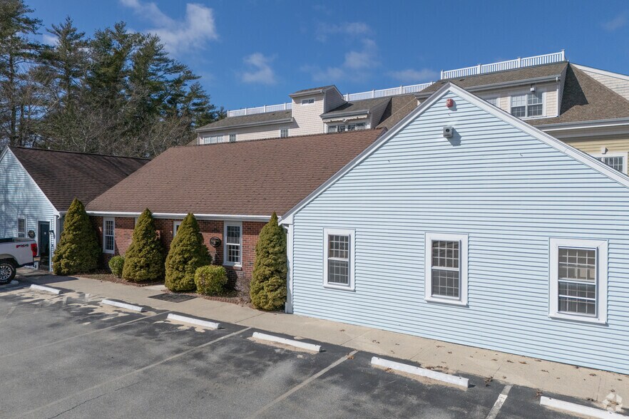 More Photos Of 2527 Cranberry Hwy, Wareham Office For Sale