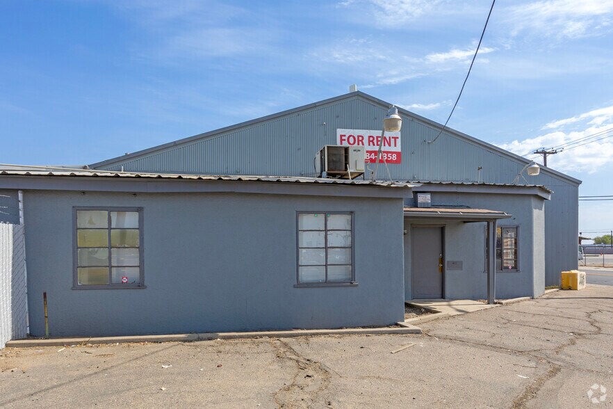 More Photos Of 3200 E Central Ave, Fresno Warehouse For Lease