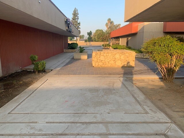More Photos Of 2500 New Stine Rd, Bakersfield Unknown For Lease
