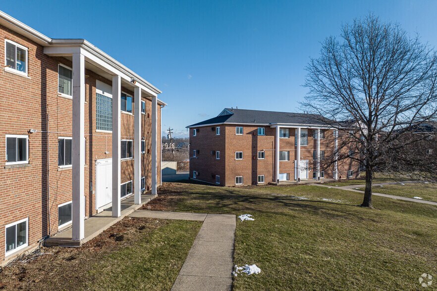 More Photos Of 5474-5484 Bahama Ter, Cincinnati Apartments For Sale