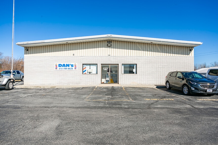 More Photos Of 636 W Washington St, Geneva Office For Sale