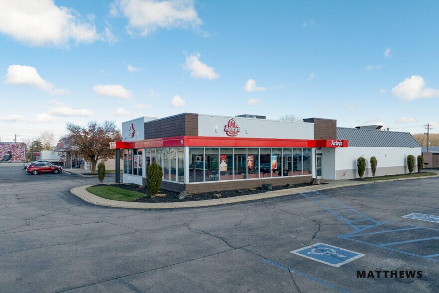 Primary Photo Of 701 N Meridian St, Portland Fast Food For Sale