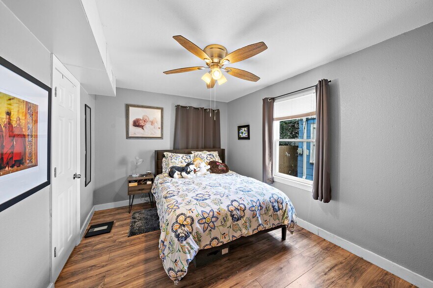 More Photos Of 609 Sealy St, Galveston Apartments For Sale