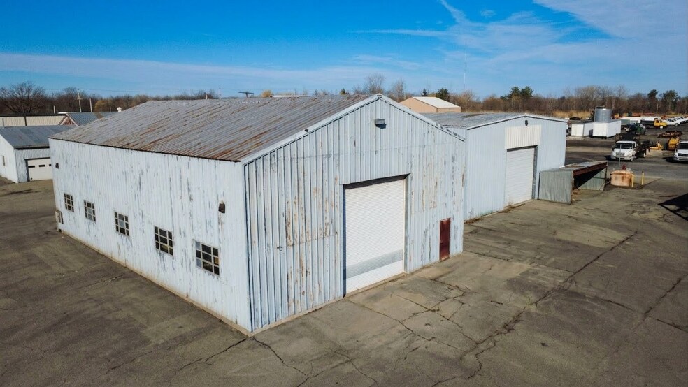 More Photos Of 4522 Wetzel Rd, Liverpool Manufacturing For Lease