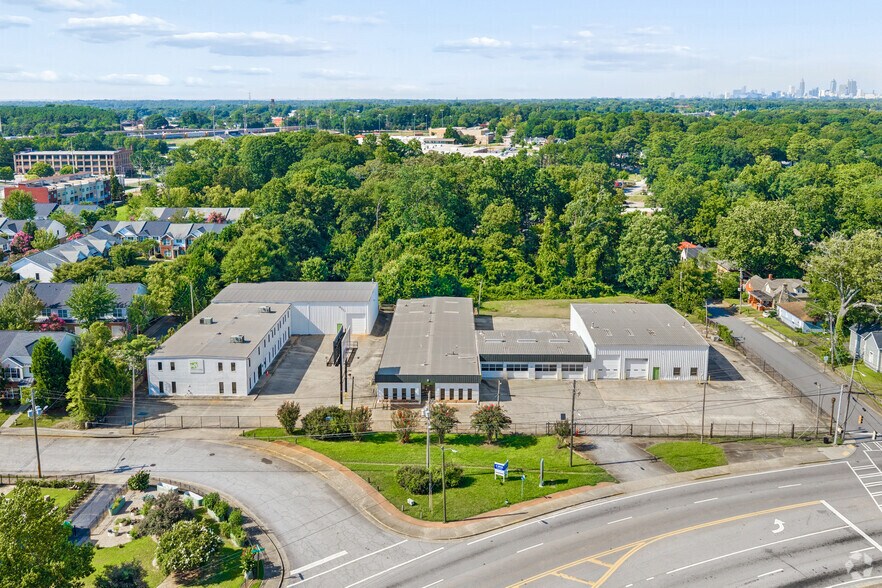More Photos Of 1445 Cleveland Ave, East Point Showroom For Sale