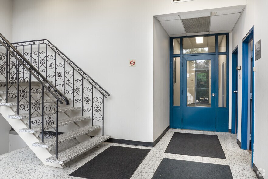 More Photos Of 111 Railside Rd, Toronto Office For Lease